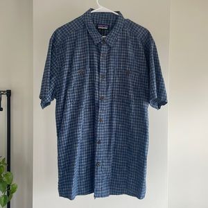 Patagonia men’s blue short sleeve button down - XL
